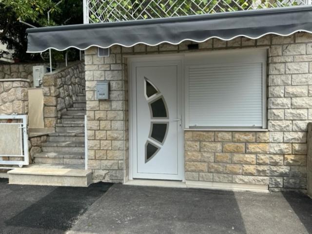 Lory Apartmani Dramalj Exterior foto